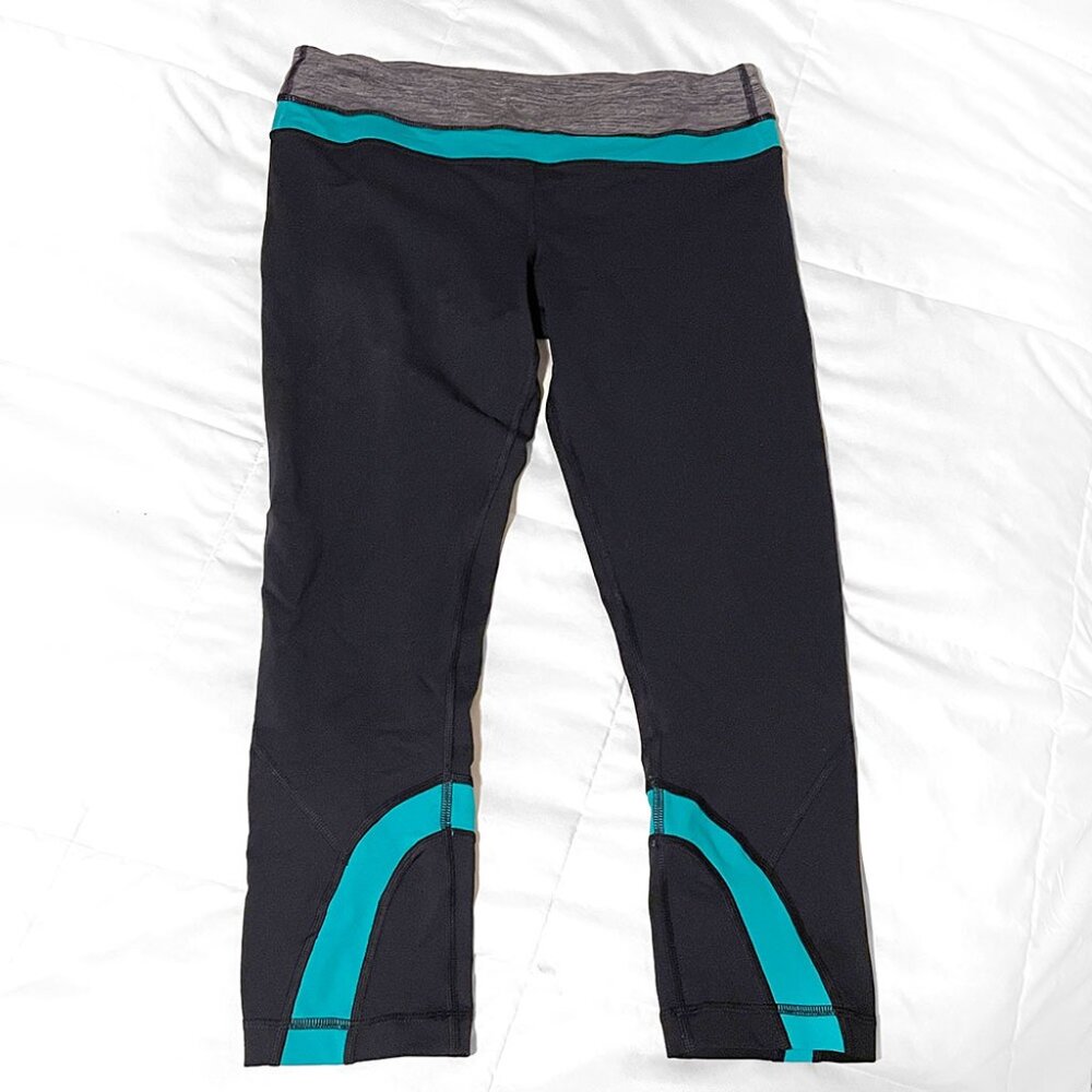 Lululemon Run Inspire Crop in black / teal zeal, like new!
